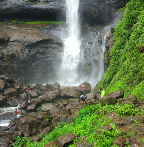 Zenith Waterfall, Raigad, Maharashtra - Vushii.com